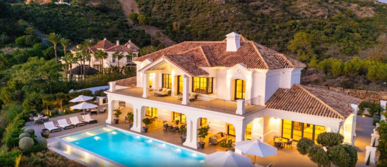 Luxury 7 Bedroom Villa in Marbella Club Golf Resort, Benahavís