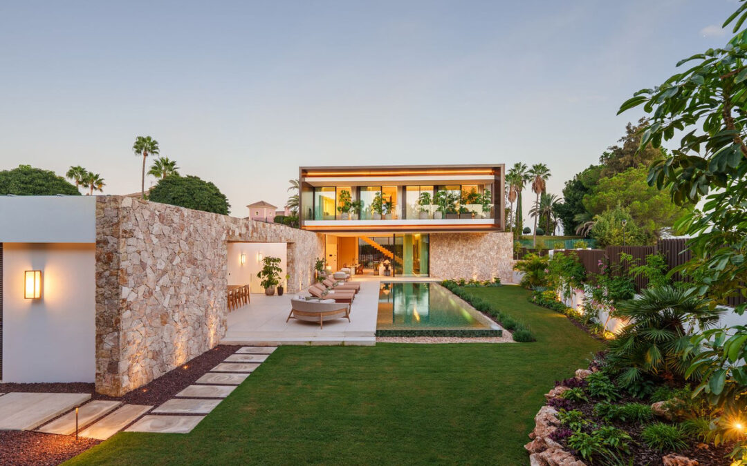 Luxury 5-Bedroom Villa in Marbella’s Golden Mile